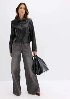 Verkürzte Lederimitat-Jacke mit glossy Krokoprägung