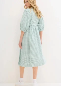 Wickelkleid aus Strukturmaterial