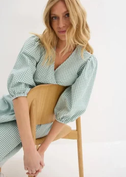 Wickelkleid aus Strukturmaterial