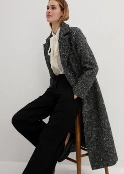 Wollmantel mit Struktur